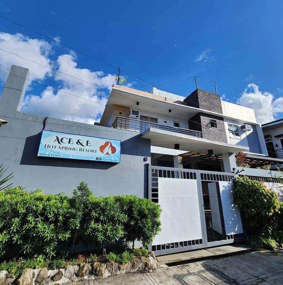 Ace And E Resort pickleball court in Los Banos — main view