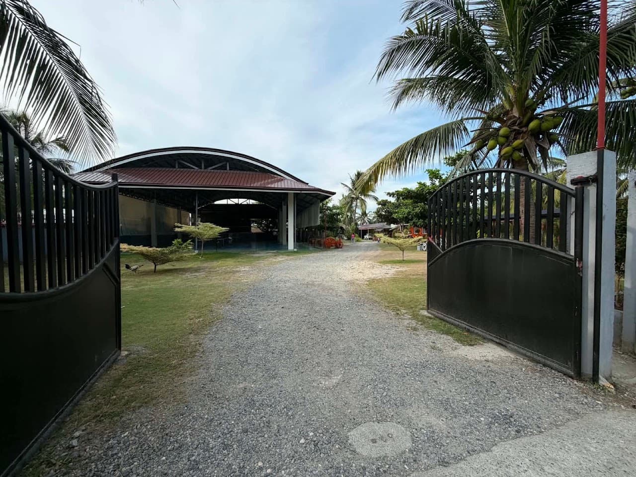 PDG Pickleball Garden pickleball court in Loay — main view