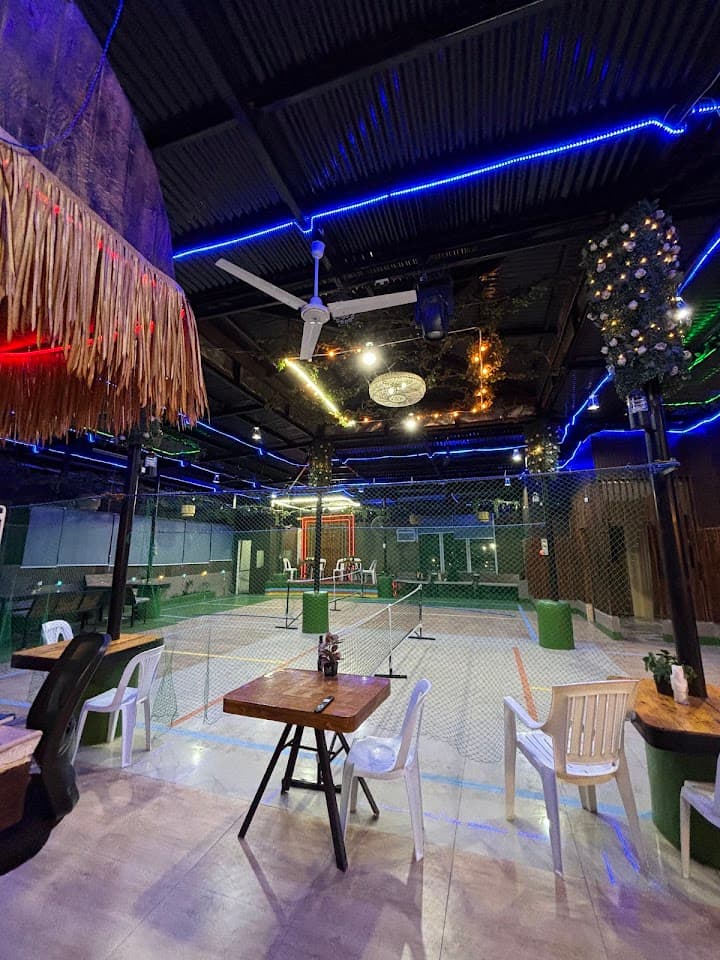 D'Rooftop Bar + Pickleball pickleball court in Lapu-Lapu — main view
