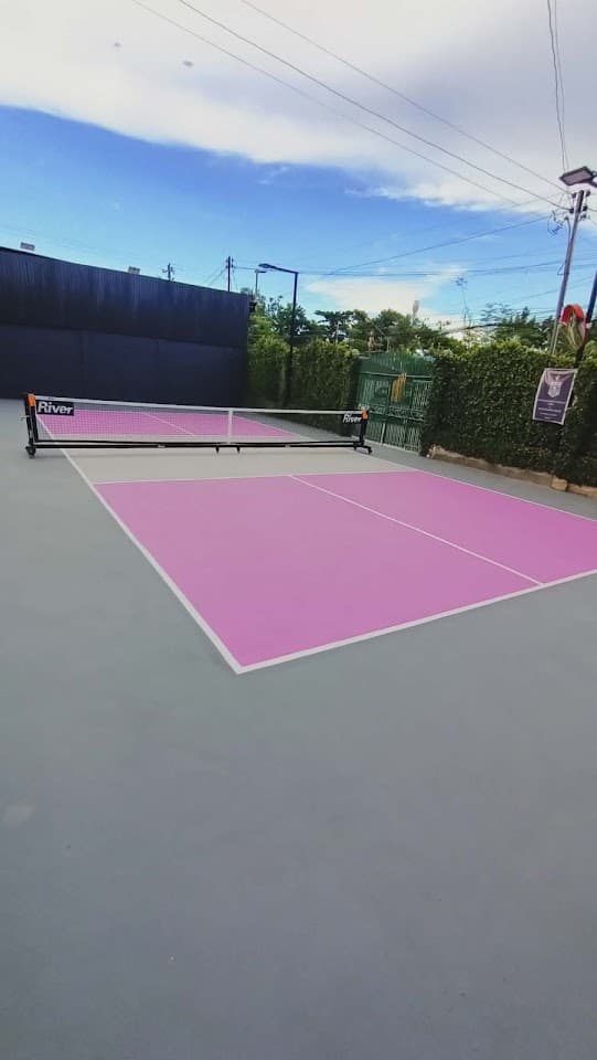Whitehouse pickcoolbowl pickleball court in Sibonga — main view