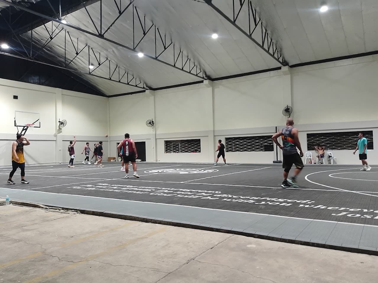 Crown Hoops Pardo pickleball court in Cebu City — main view
