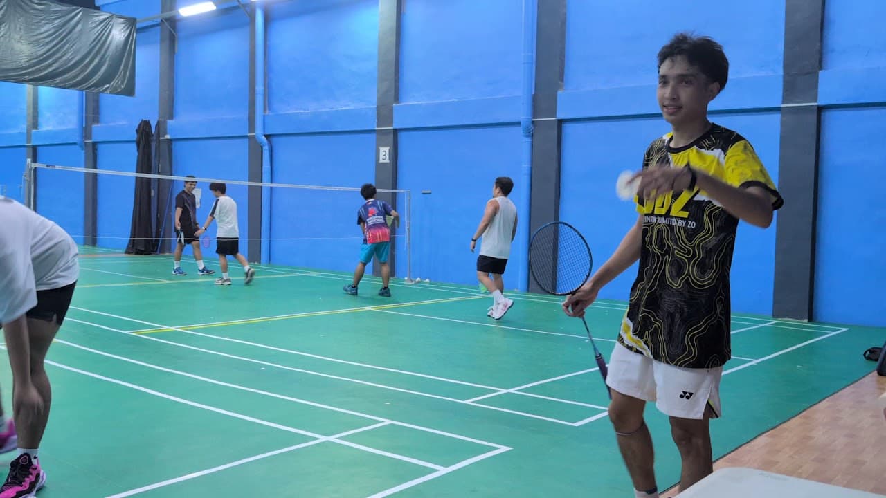 HustleHub Sports Center pickleball court at 1023 Clamor Ave, Caloocan, Metro Manila | PickleBoard