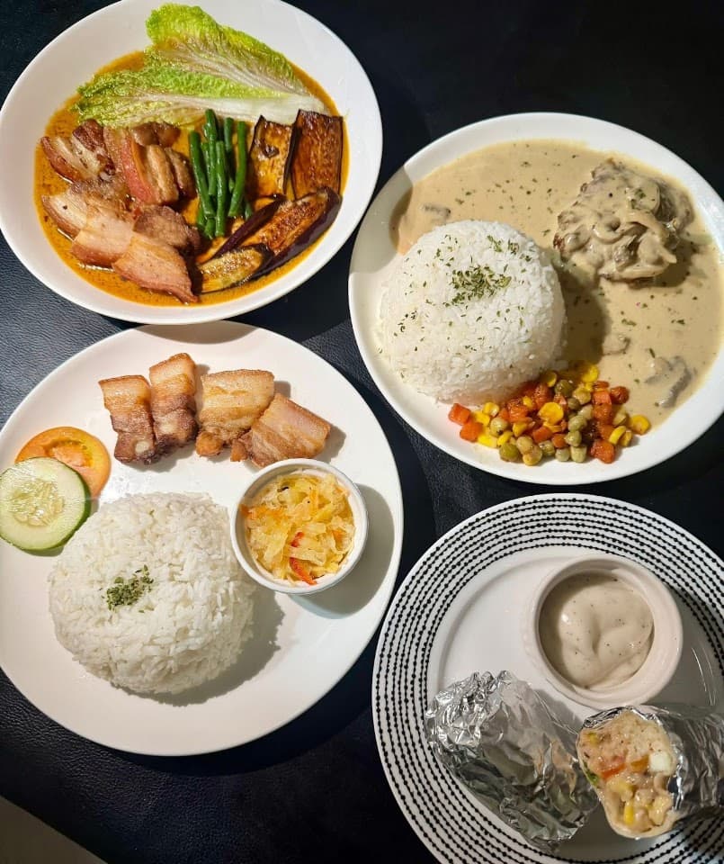 daily drip cafe + pickleball pickleball court at Bantigue Bantayan Island, 6052 Cebu | PickleBoard