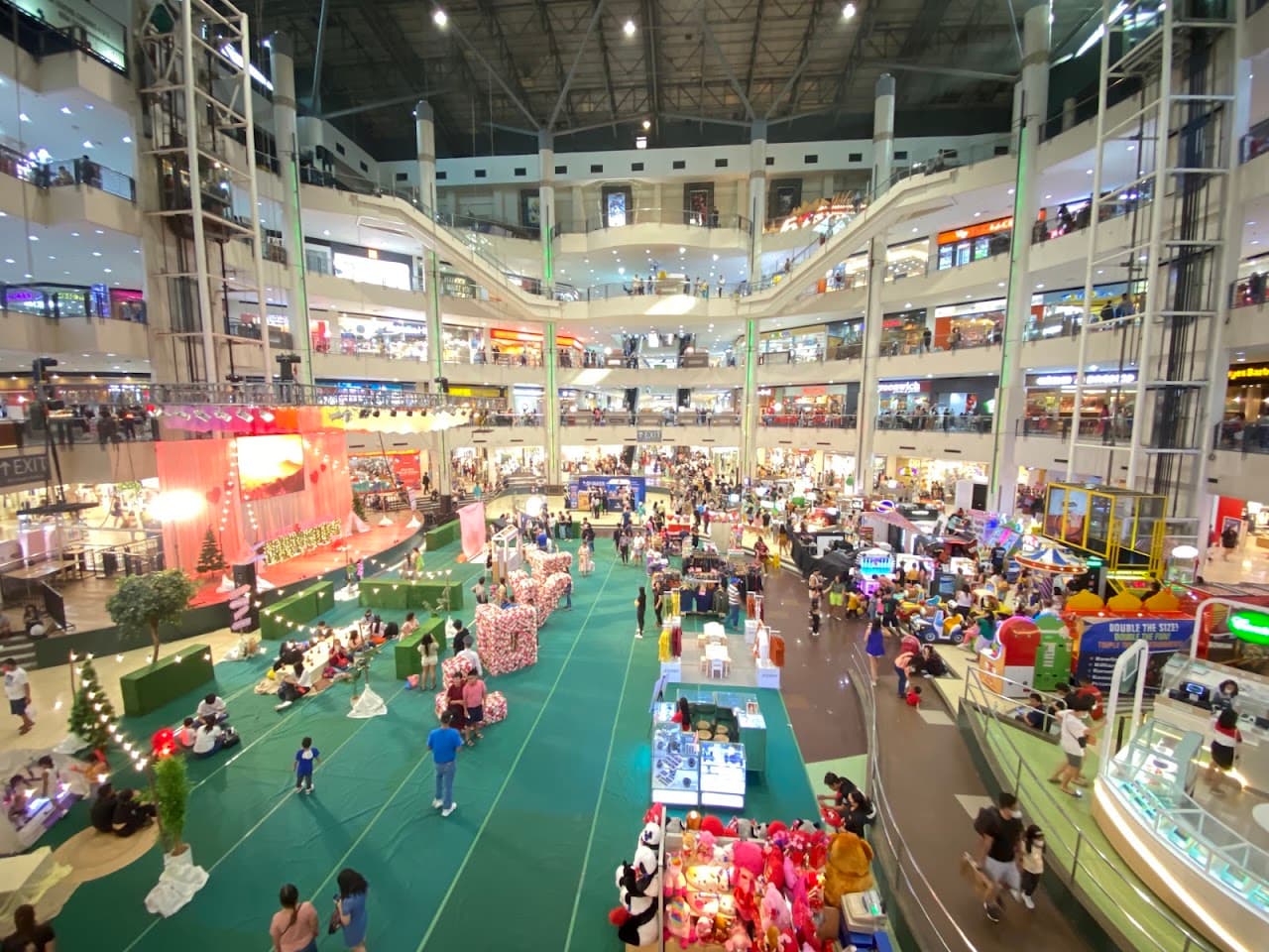 Market Market! Pickleball Court pickleball court at Market Market! Playzone near Starbucks, Taguig | PickleBoard