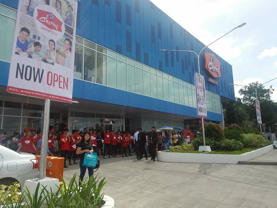 SM Active Hub - SM Center Antipolo Downtown pickleball court at M.L. Quezon St, Antipolo, Rizal | PickleBoard