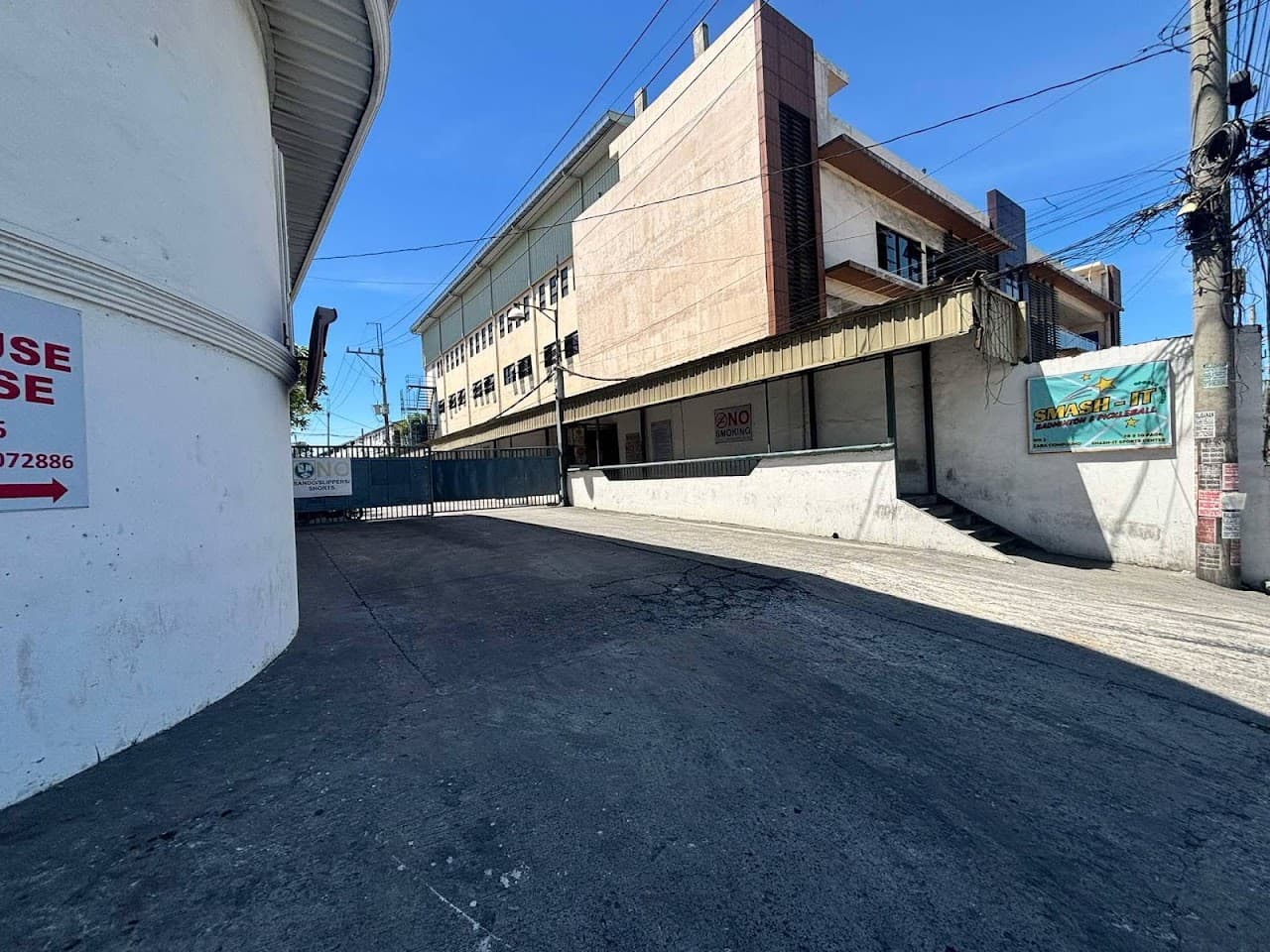 Smash-It Sports Center (Badminton & Pickleball) pickleball court at WH2 Zara Compound, Magsaysay Rd, San Antonio, San Pedro, 4023 Laguna | PickleBoard